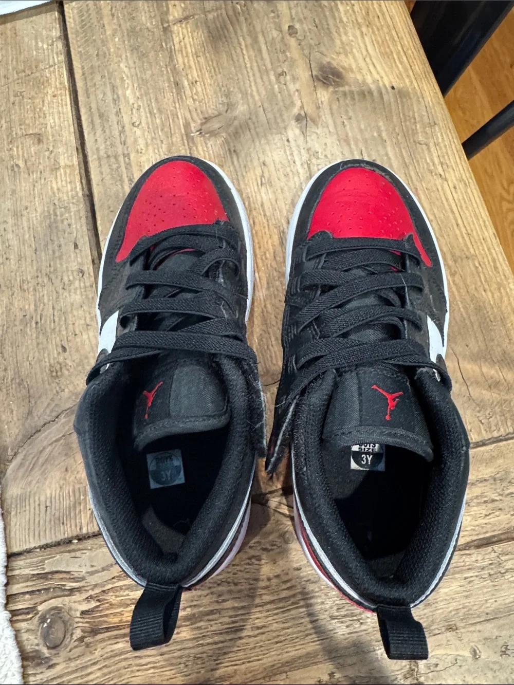 Jordan Low-Top Sneakers in Black and Red